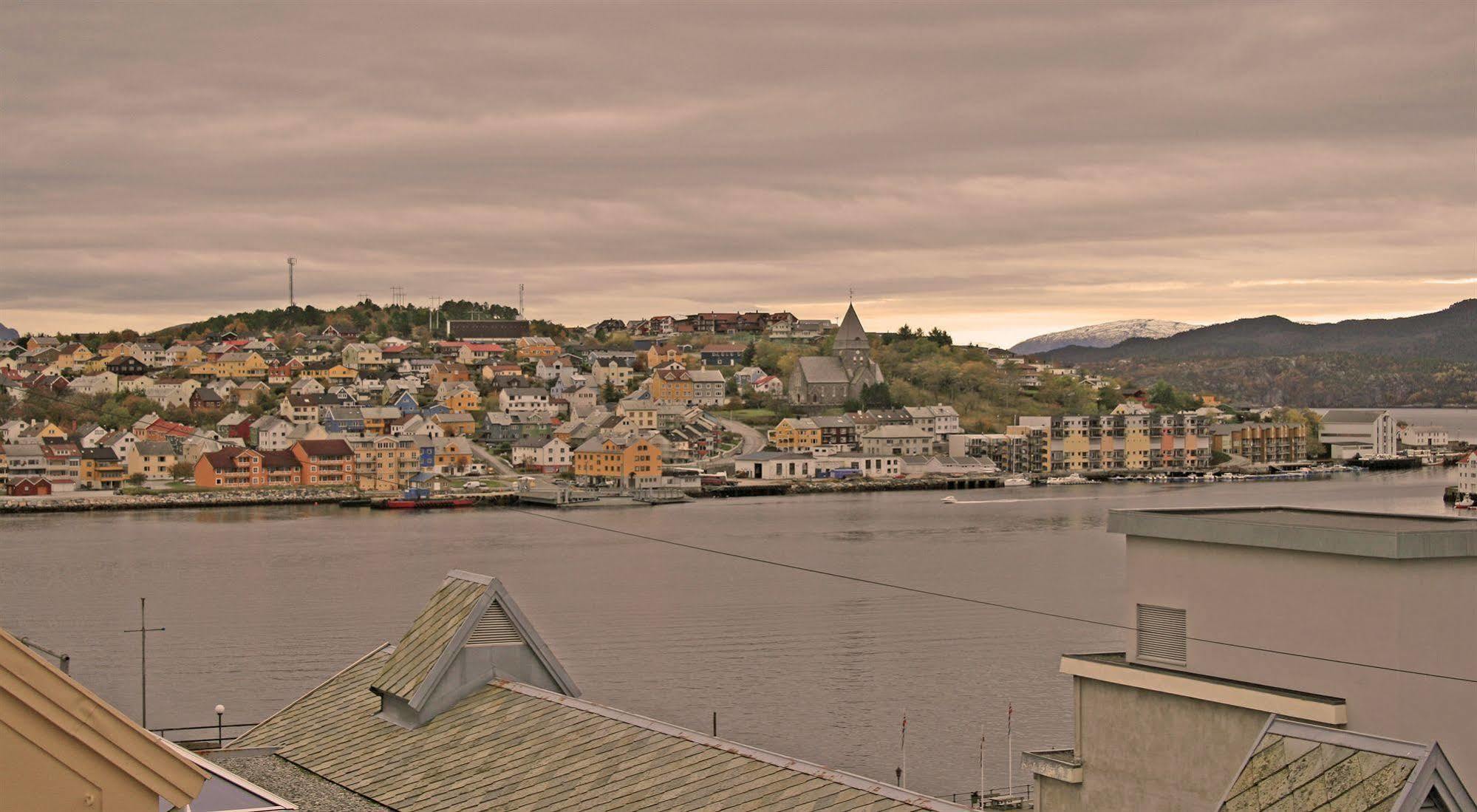 Astoria Hotel Kristiansund Bagian luar foto