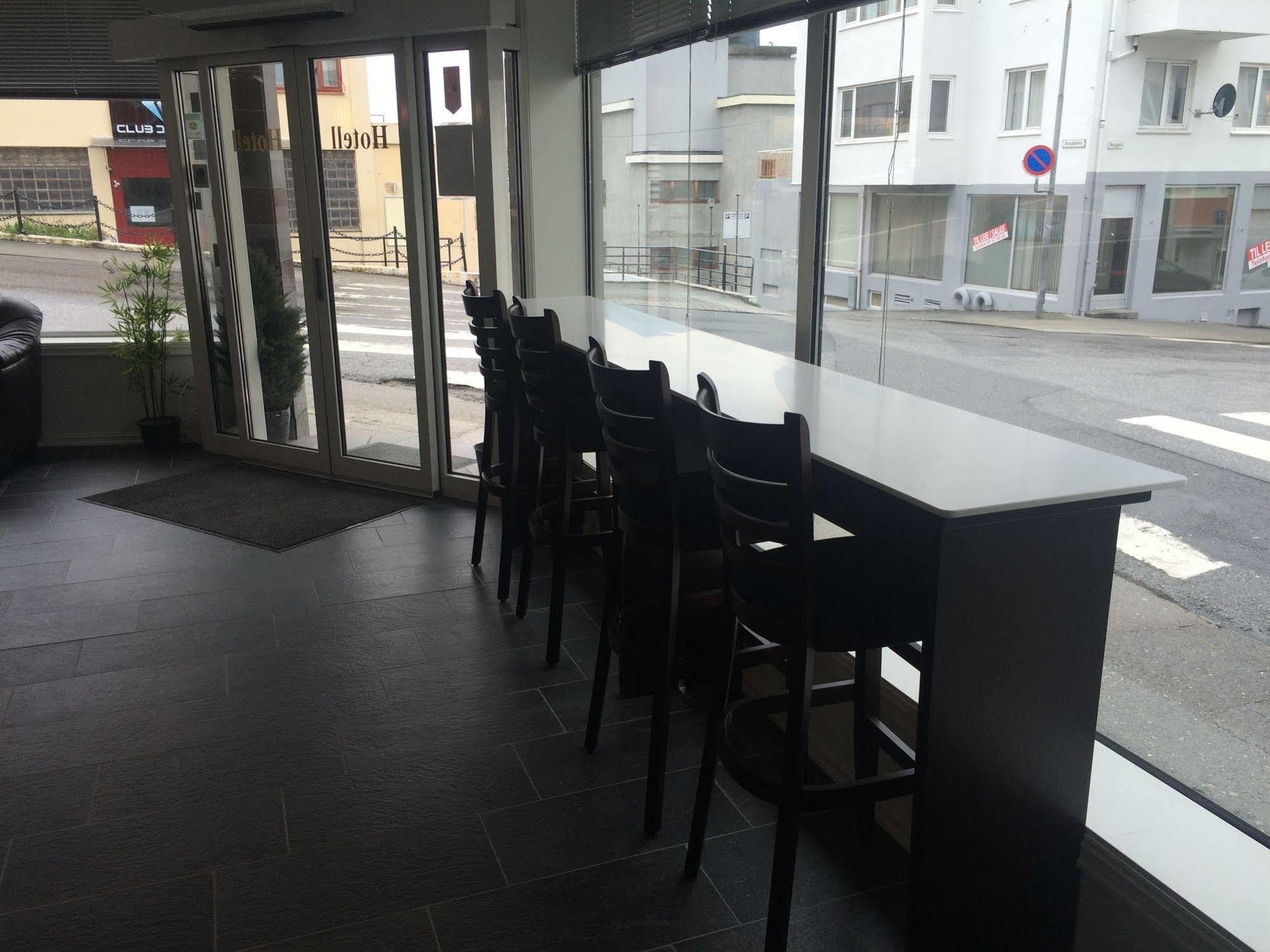 Astoria Hotel Kristiansund Bagian luar foto
